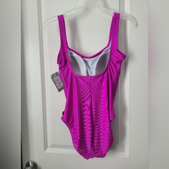 Reebok Women's Swimwear Sport Fashion Rib Scoop Neck One Piece Swimsuit - Picture 4 of 5